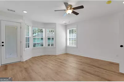615 E 38th Street, Savannah, GA 31401 - Photo 20