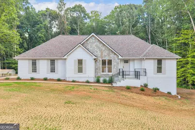 150 Indian Bluff Drive, Sharpsburg, GA 30277 - Photo 1