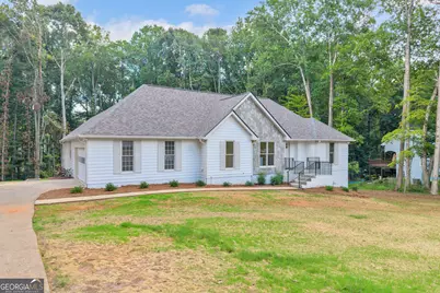 150 Indian Bluff Drive, Sharpsburg, GA 30277 - Photo 4