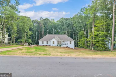 150 Indian Bluff Drive, Sharpsburg, GA 30277 - Photo 2