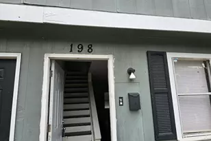 200 Washington St, Barnesville, GA 30204 - Photo 2
