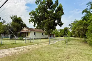 31 Currie St, Hazlehurst, GA 31539 - Photo 4