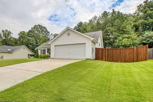 185 Creekside Dr, Grantville, GA 30220 - Photo 2