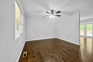555 Browning Cir, Acworth, GA 30101 - Photo 4