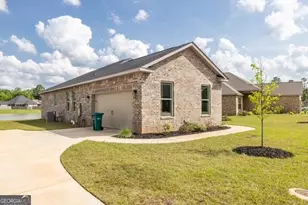 112 Gwendolyn Ave, Perry, GA 31069 - Photo 2
