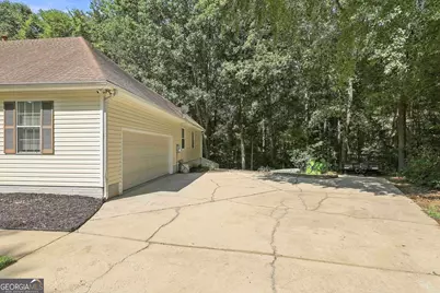 70 Wilkes Court, Newnan, GA 30263 - Photo 8