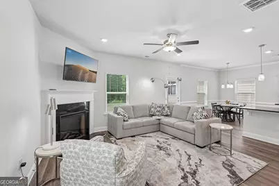 111 Vineyard Walk, Carrollton, GA 30117 - Photo 4