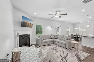 111 Vineyard Walk, Carrollton, GA 30117 - Photo 4