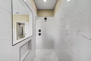 423 Indian Creek Cir, Adel, GA 31620 - Photo 6