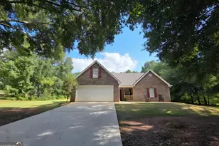 137 Meadow View Dr, Jackson, GA 30233 - Photo 2