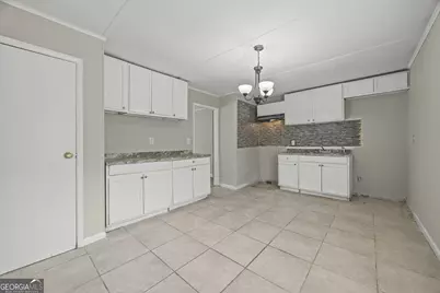 2830 Village Green Drive, Macon, GA 31206 - Photo 12