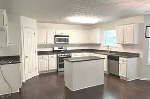 10 New York Ave, Sharpsburg, GA 30277 - Photo 2