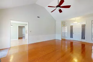 1128 Bartlett Dr, Statesboro, GA 30461 - Photo 2