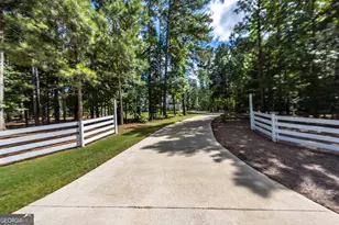 131 Hidden Lake Tr, Pine Mountain, GA 31822 - Photo 2