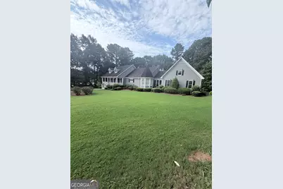 2820 Bay Ridge Drive, Loganville, GA 30052 - Photo 2