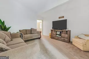 1327 Lakeshore Dr, Griffin, GA 30224 - Photo 32