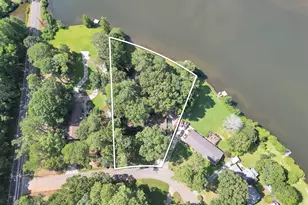 1327 Lakeshore Dr, Griffin, GA 30224 - Photo 6
