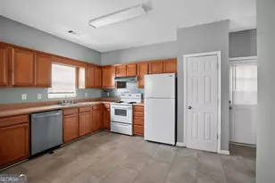 132 Hawkeye Ln, Conyers, GA 30012 - Photo 6