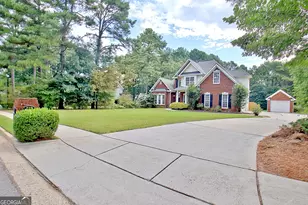 235 Manor Dr, Fayetteville, GA 30215 - Photo 2