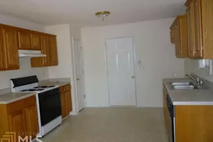 180 Waters Edge Dr, Locust Grove, GA 30248 - Photo 8