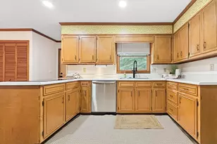 330 Sharon Dr, Fayetteville, GA 30214 - Photo 2