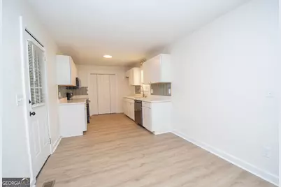 240 Hearthstone Drive W, Newnan, GA 30263 - Photo 12