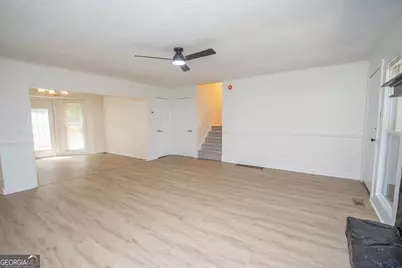240 Hearthstone Drive W, Newnan, GA 30263 - Photo 4