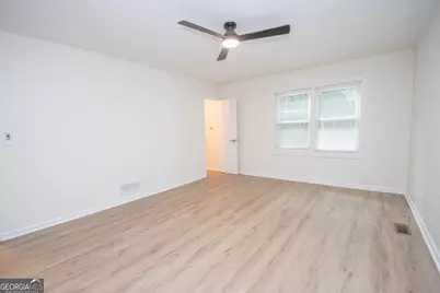 240 Hearthstone Drive W, Newnan, GA 30263 - Photo 18
