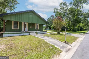 1801 Creswell St, Waycross, GA 31503 - Photo 2