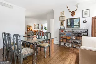 2575 Peachtree Rd NE 2E, Atlanta, GA 30305 - Photo 10