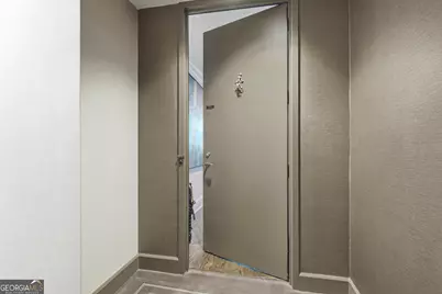 2575 Peachtree Rd NE 2E, Atlanta, GA 30305 - Photo 2