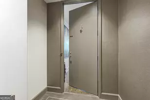 2575 Peachtree Rd NE 2E, Atlanta, GA 30305 - Photo 2