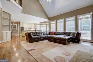 9485 Nesbit Lakes Dr, Alpharetta, GA 30022 - Photo 10
