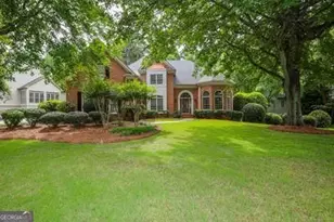 9485 Nesbit Lakes Dr, Alpharetta, GA 30022 - Photo 2