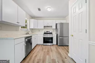 2397 Rambling Way, Lithonia, GA 30058 - Photo 8