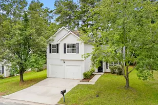 2397 Rambling Way, Lithonia, GA 30058 - Photo 2