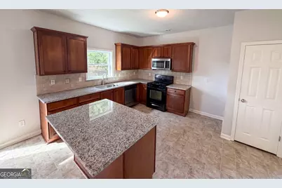 7328 Toccoa Circle, Union City, GA 30291 - Photo 2