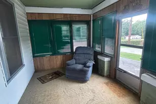1385 W Currahee St, Toccoa, GA 30577 - Photo 4