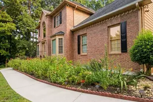 2365 Friars Gate Dr, Lawrenceville, GA 30043 - Photo 4