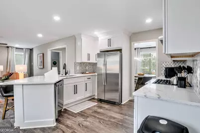 8008 Clearview Circle, Riverdale, GA 30296 - Photo 10