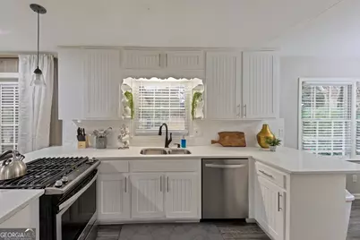2984 Blackberry Lane, Marietta, GA 30068 - Photo 6