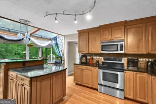 1781 Blackwillow Dr NE, Marietta, GA 30066 - Photo 8