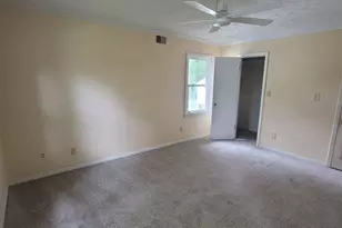 538 Cole Dr SW, Lilburn, GA 30047 - Photo 10
