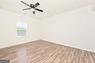 1043 Sutherland Dr, Winder, GA 30680 - Photo 2