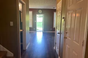 107 Meadows Dr, Senoia, GA 30276 - Photo 8