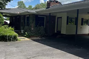 506 Grant St, Clarkesville, GA 30523 - Photo 2