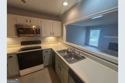 104 Abingdon Way, Sandy Springs, GA 30328 - Photo 2