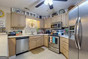 300 Ginger Creek Ln, Clayton, GA 30525 - Photo 8