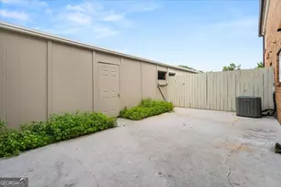 360 Winding River Dr, Sandy Springs, GA 30350 - Photo 18