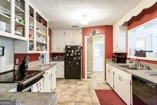 1112 Hill St, Waycross, GA 31501 - Photo 14